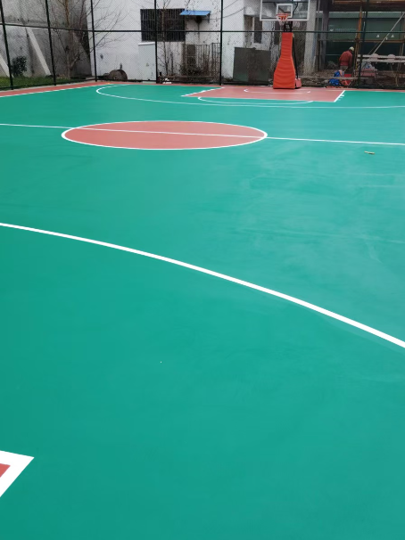 确山 球场长期使用易出现地面开裂